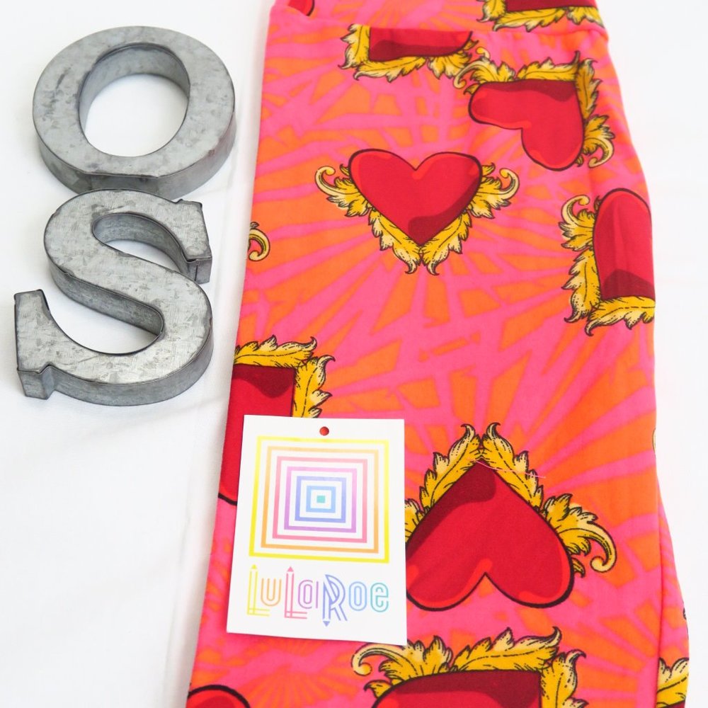 NWT LuLaRoe Leggings One Size Hearts with Wings